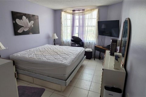 Copropriété à vendre à Hallandale Beach, Floride: 1 chambre, 80.82 m2 № 1331090 - photo 9