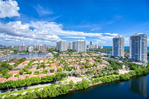 Condominio en venta en Aventura, Florida, 2 dormitorios, 101.45 m2 № 1387976 - foto 3