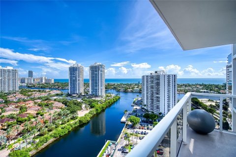 Condominio en venta en Aventura, Florida, 2 dormitorios, 101.45 m2 № 1387976 - foto 2