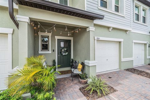 Townhouse in Land O' Lakes, Florida 3 bedrooms, 148.74 sq.m. № 1343458 - photo 4