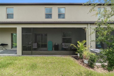 Townhouse in Land O' Lakes, Florida 3 bedrooms, 148.74 sq.m. № 1343458 - photo 25