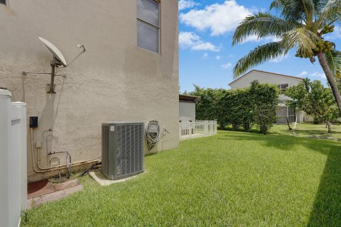 Villa ou maison à vendre à Coral Springs, Floride: 4 chambres, 195.37 m2 № 1188454 - photo 17