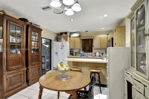 Touwnhouse à vendre à North Lauderdale, Floride: 3 chambres, 132.11 m2 № 1333606 - photo 6