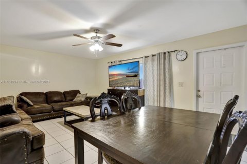 Touwnhouse à vendre à North Lauderdale, Floride: 3 chambres, 132.11 m2 № 1333606 - photo 3