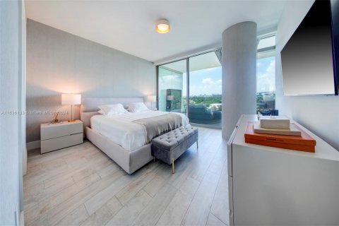 Condominio en venta en Bal Harbour, Florida, 1 dormitorio, 117.71 m2 № 1318851 - foto 18