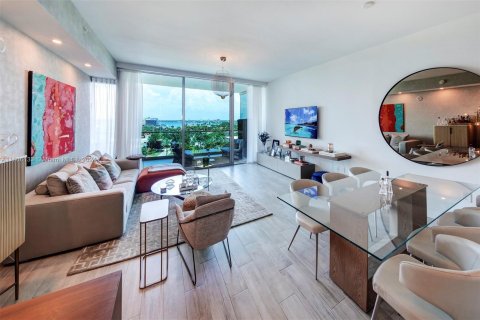 Condominio en venta en Bal Harbour, Florida, 1 dormitorio, 117.71 m2 № 1318851 - foto 3