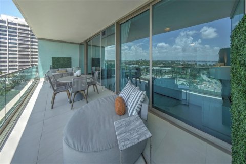 Condominio en venta en Bal Harbour, Florida, 1 dormitorio, 117.71 m2 № 1318851 - foto 25