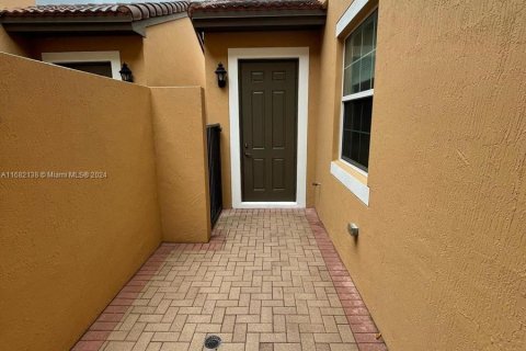 Townhouse in Pembroke Pines, Florida 3 bedrooms, 178.74 sq.m. № 1413939 - photo 26