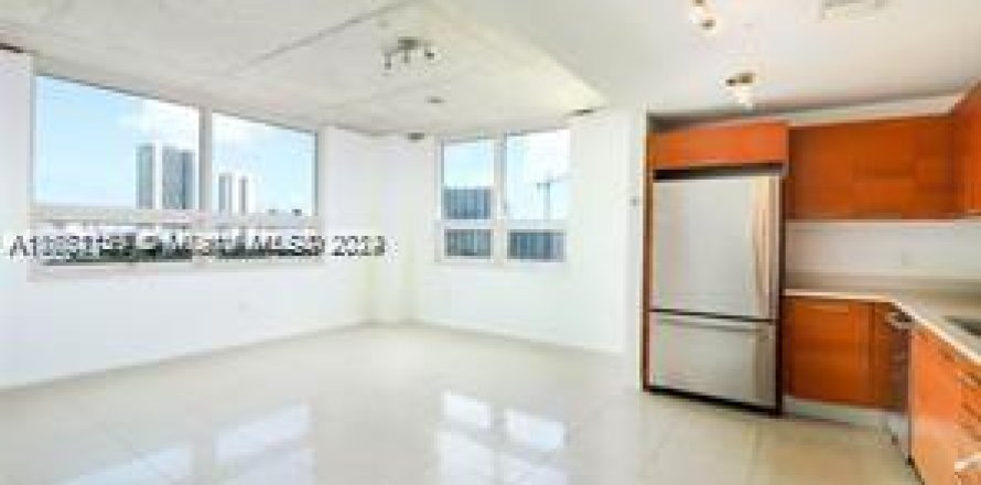 Condominio en Miami, Florida, 2 dormitorios  № 1413940