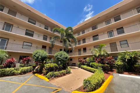 Condominio en venta en Sunrise, Florida, 2 dormitorios, 89.19 m2 № 1206807 - foto 1