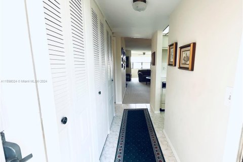 Copropriété à vendre à Sunrise, Floride: 2 chambres, 89.19 m2 № 1206807 - photo 5