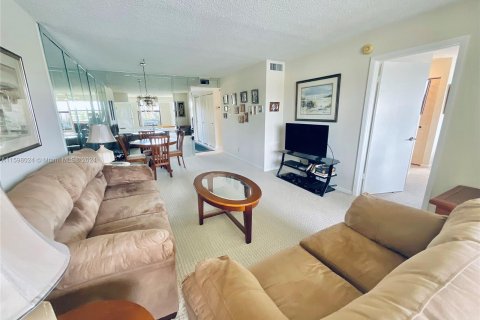 Condo in Sunrise, Florida, 2 bedrooms  № 1206807 - photo 9