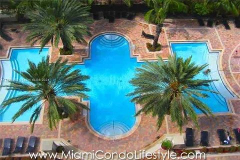 Copropriété à vendre à Sunny Isles Beach, Floride: 2 chambres, 103.68 m2 № 990169 - photo 3