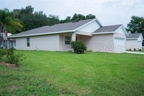 House in Clermont, Florida 3 bedrooms, 107.02 sq.m. № 1358050 - photo 2