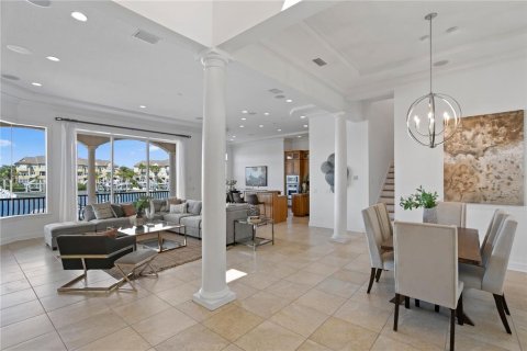 Villa ou maison à louer à Tampa, Floride: 4 chambres, 341.23 m2 № 1358053 - photo 8