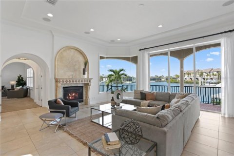 Villa ou maison à louer à Tampa, Floride: 4 chambres, 341.23 m2 № 1358053 - photo 6