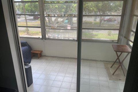 Condominio en venta en Lauderhill, Florida, 1 dormitorio, 86.21 m2 № 1177421 - foto 8