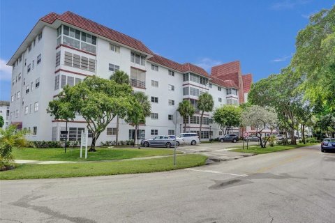 Condominio en venta en Lauderhill, Florida, 1 dormitorio, 86.21 m2 № 1177421 - foto 21