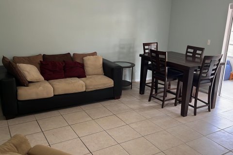 Condominio en venta en Lauderhill, Florida, 1 dormitorio, 86.21 m2 № 1177421 - foto 17