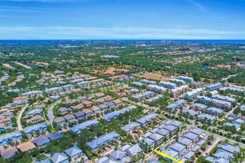 Townhouse in Jupiter, Florida 3 bedrooms, 175.59 sq.m. № 1177434 - photo 2