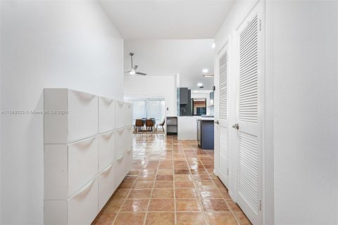 Adosado en venta en Hollywood, Florida, 3 dormitorios, 133.59 m2 № 1128644 - foto 2