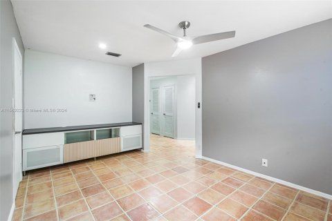 Adosado en venta en Hollywood, Florida, 3 dormitorios, 133.59 m2 № 1128644 - foto 17