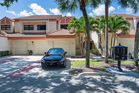 Touwnhouse à vendre à Hollywood, Floride: 3 chambres, 133.59 m2 № 1128644 - photo 1