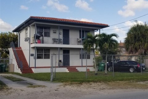 Immobilier commercial à vendre à Opa-locka, Floride: 122.63 m2 № 815078 - photo 1