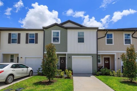 Townhouse in Davenport, Florida 3 bedrooms, 132.01 sq.m. № 1323140 - photo 1