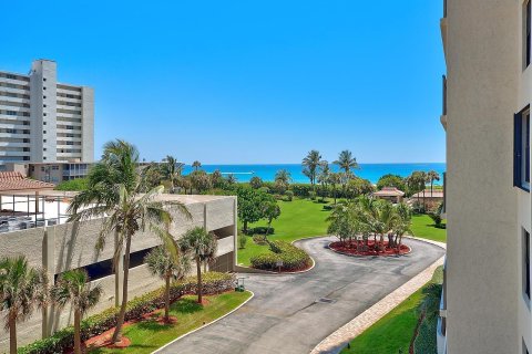 Condominio en venta en Riviera Beach, Florida, 2 dormitorios, 137.4 m2 № 1007444 - foto 25