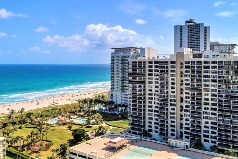 Condominio en venta en Riviera Beach, Florida, 2 dormitorios, 137.4 m2 № 1007444 - foto 27