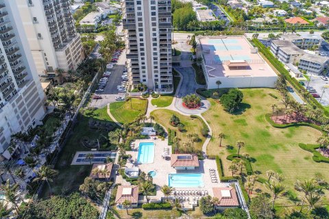 Condominio en venta en Riviera Beach, Florida, 2 dormitorios, 137.4 m2 № 1007444 - foto 26