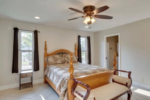 Villa ou maison à vendre à West Palm Beach, Floride: 4 chambres, 187.76 m2 № 876497 - photo 19