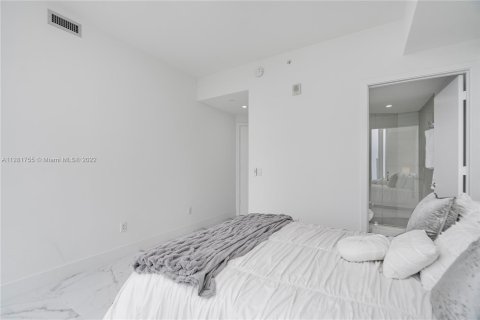 Condo in Miami, Florida, 3 bedrooms  № 124770 - photo 20