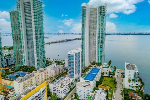 Condominio en venta en Miami, Florida, 3 dormitorios, 157.75 m2 № 124770 - foto 3