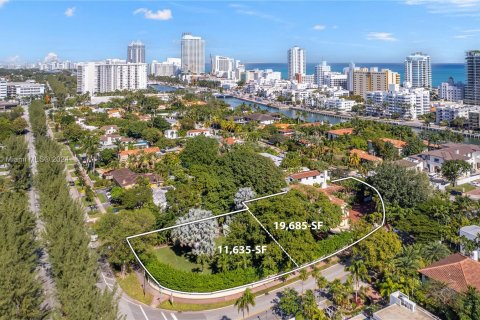 Terreno en venta en Miami Beach, Florida № 983752 - foto 1