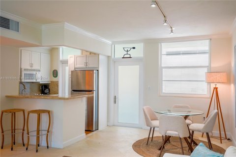 Condo in Miami Beach, Florida, 1 bedroom  № 1404145 - photo 5