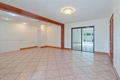 Villa ou maison à vendre à Miami, Floride: 4 chambres, 269.51 m2 № 1404184 - photo 18