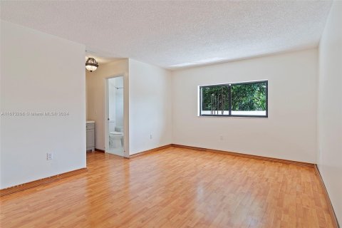 Casa en venta en Miami, Florida, 4 dormitorios, 269.51 m2 № 1404184 - foto 28