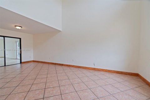 Casa en venta en Miami, Florida, 4 dormitorios, 269.51 m2 № 1404184 - foto 6