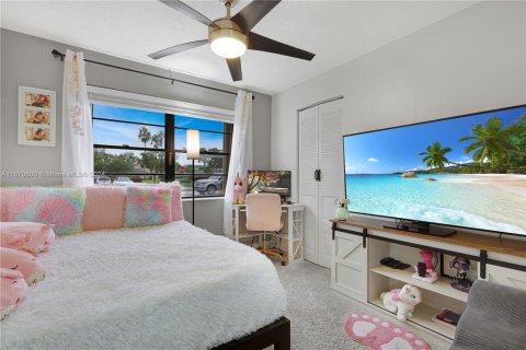 Touwnhouse à vendre à Hialeah, Floride: 2 chambres, 86.58 m2 № 1404182 - photo 11