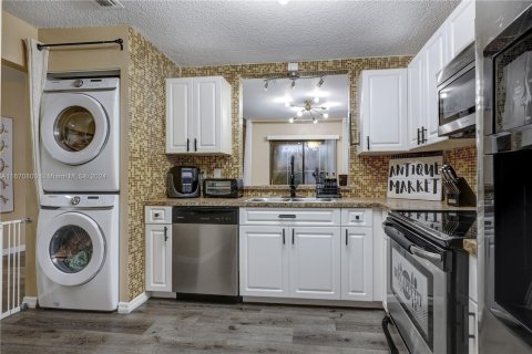 Touwnhouse à vendre à Hialeah, Floride: 2 chambres, 86.58 m2 № 1404182 - photo 5