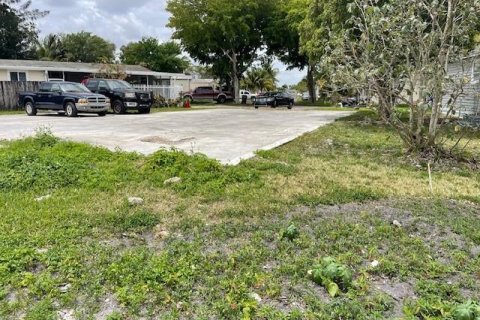 Land in Pembroke Pines, Florida № 1162900 - photo 7