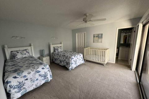 Condo in Stuart, Florida, 2 bedrooms  № 888258 - photo 11