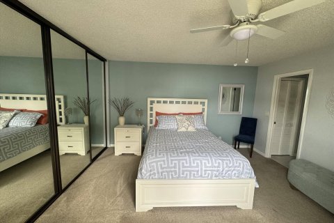 Condo in Stuart, Florida, 2 bedrooms  № 888258 - photo 8