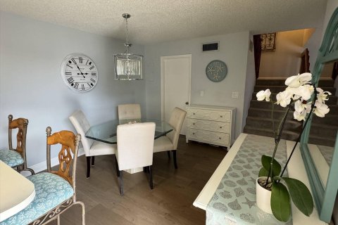 Condo in Stuart, Florida, 2 bedrooms  № 888258 - photo 17