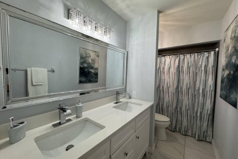 Condo in Stuart, Florida, 2 bedrooms  № 888258 - photo 6