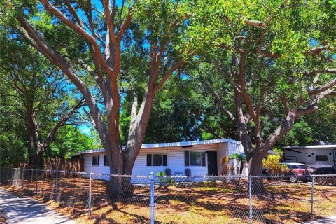 House in Tampa, Florida 3 bedrooms, 163.04 sq.m. № 1131284 - photo 6