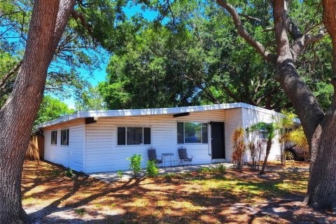 House in Tampa, Florida 3 bedrooms, 163.04 sq.m. № 1131284 - photo 2