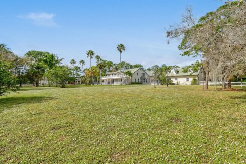 House in Palm City, Florida 6 bedrooms, 685.25 sq.m. № 976364 - photo 24